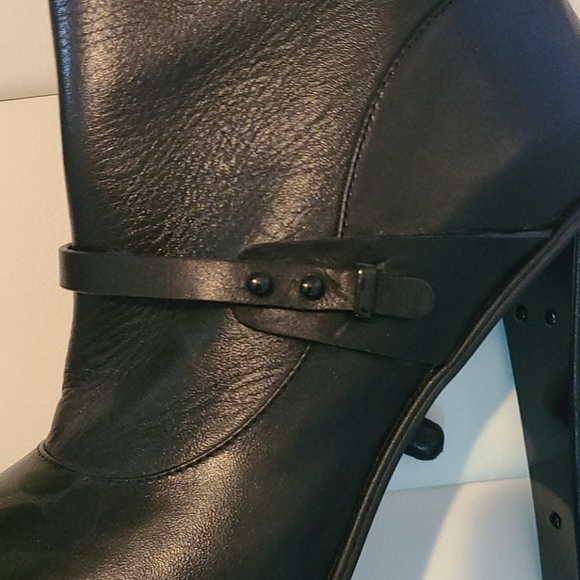 BCBG Max Azria Collection Tall Black Boots - Picture 3 of 6